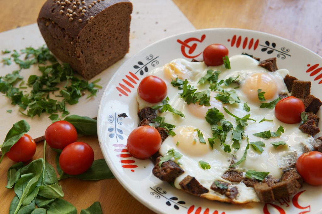 Fried eggs with croutons and tomatoes from the Book of Tasty and Healthy Food is Anna Kharzeeva's one of the favourite recipes
